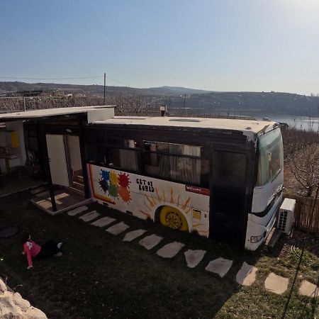 Apartament The Bus Madżdal Szams Zewnętrze zdjęcie
