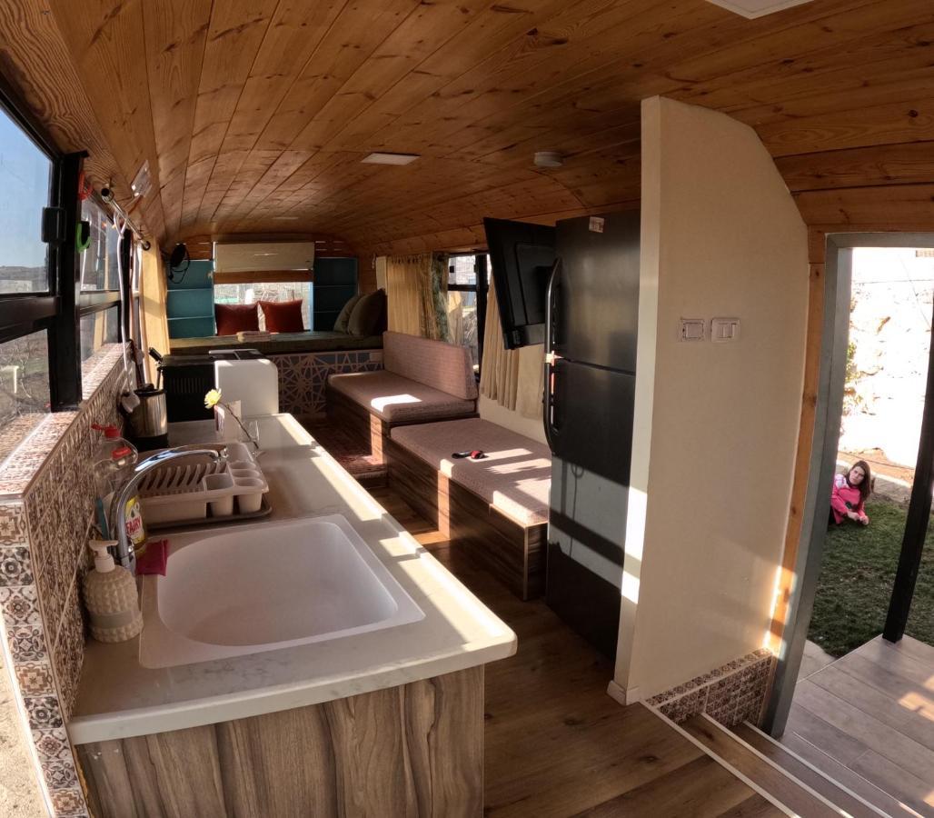 Apartament The Bus Madżdal Szams Zewnętrze zdjęcie