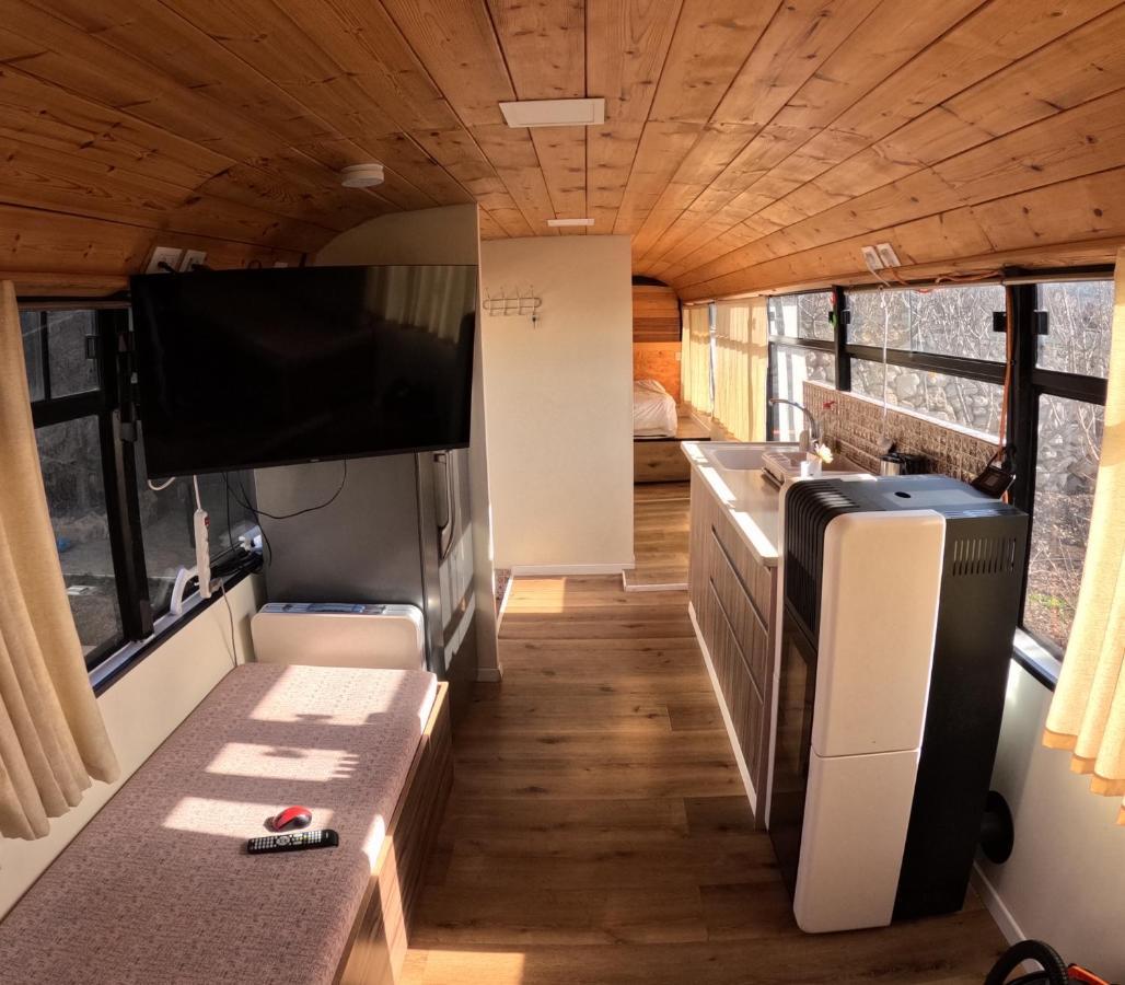 Apartament The Bus Madżdal Szams Zewnętrze zdjęcie