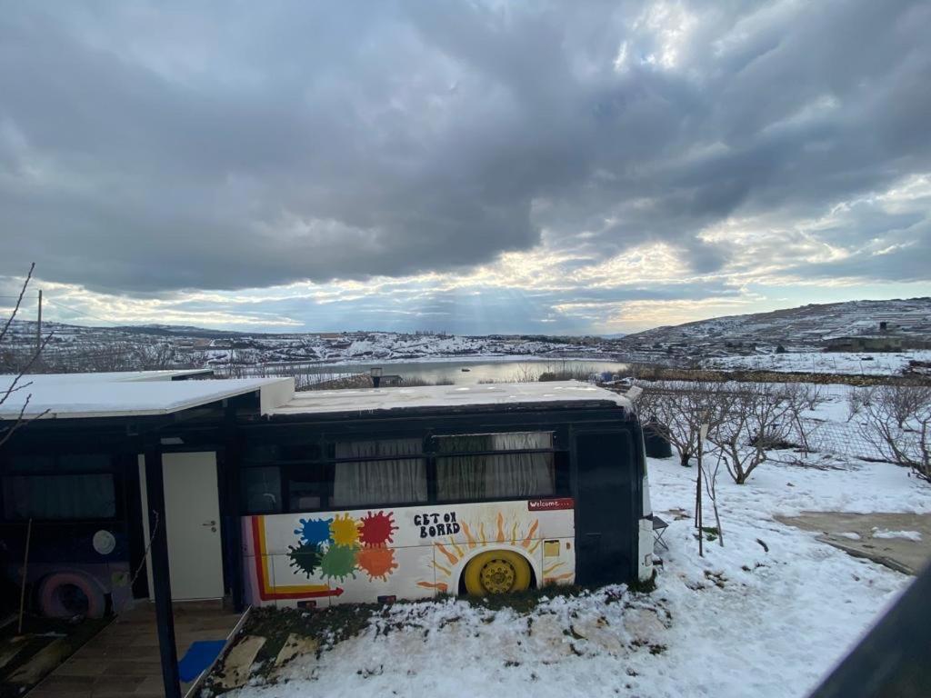 Apartament The Bus Madżdal Szams Zewnętrze zdjęcie